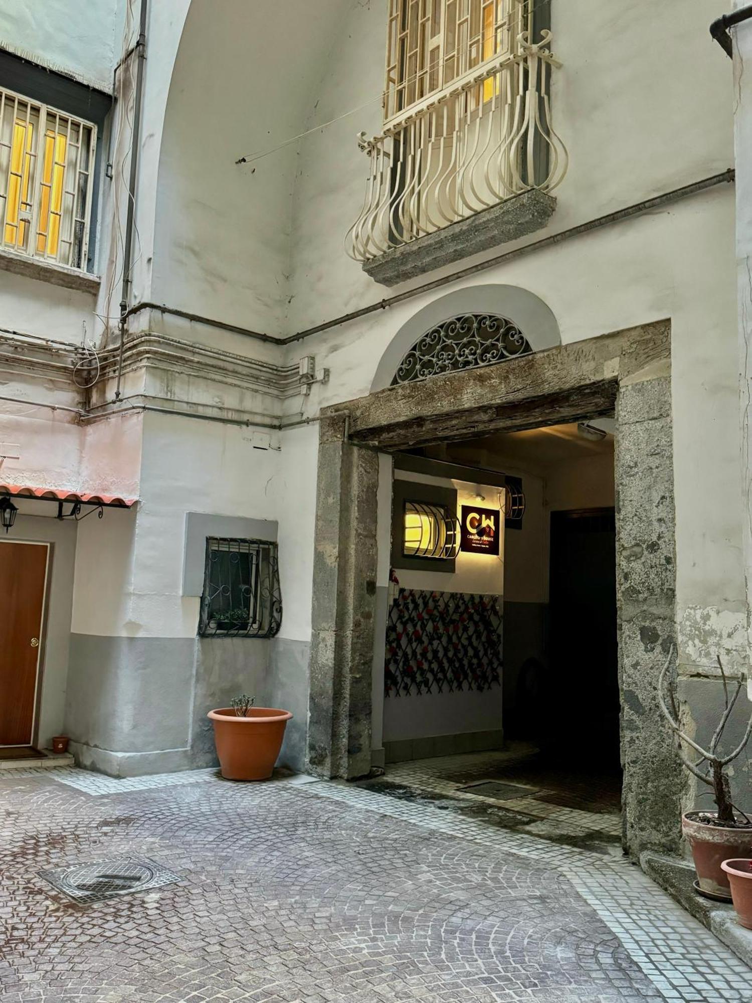 Carlito'S House- Un'Intera Casa Al Centro Storico Apartment Наполи Екстериор снимка
