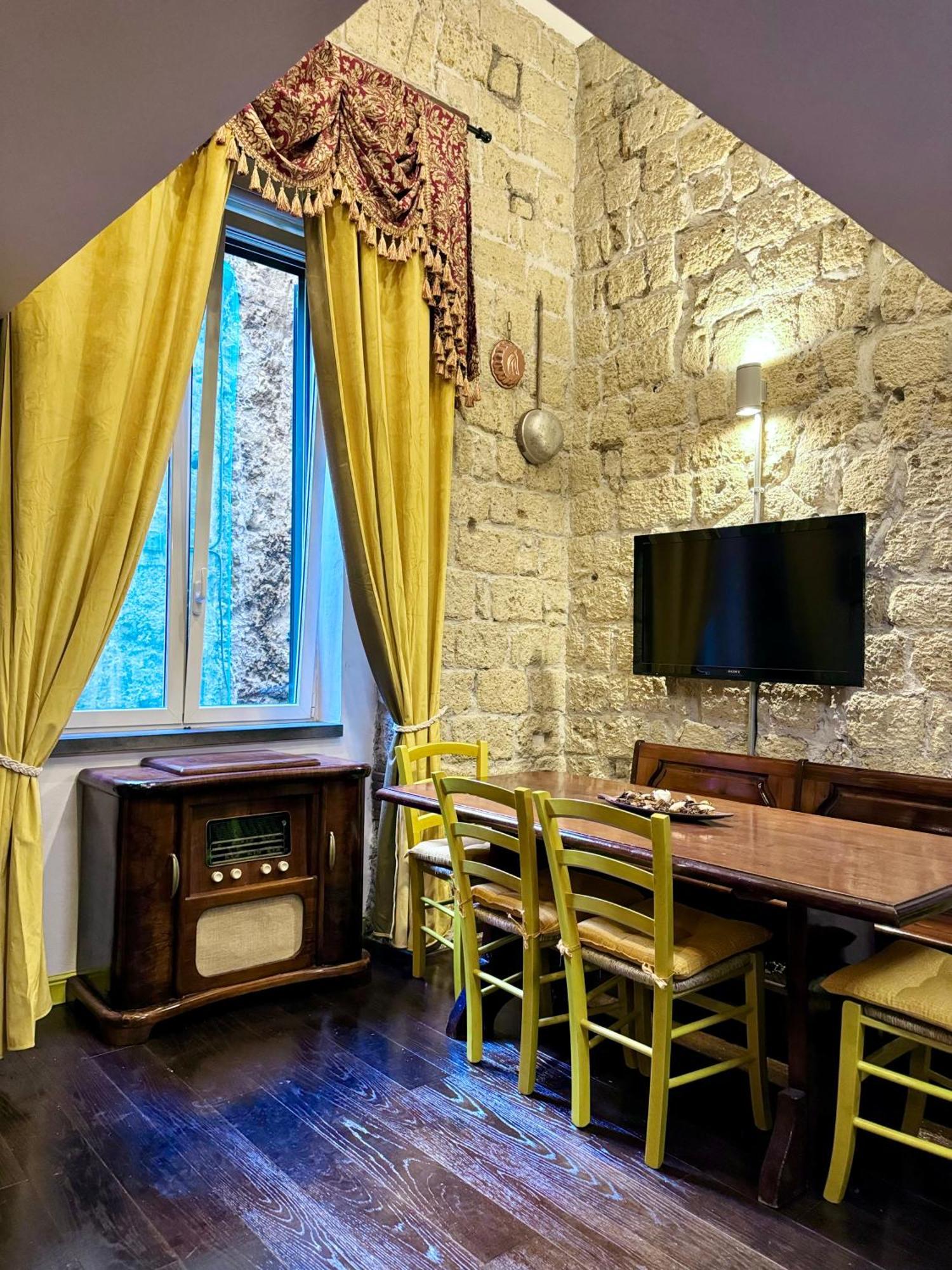 Carlito'S House- Un'Intera Casa Al Centro Storico Apartment Наполи Екстериор снимка